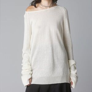 UNIF Cream Oversized Mogu Ramie Viscose Off-The-Shoulder Knit Sweater